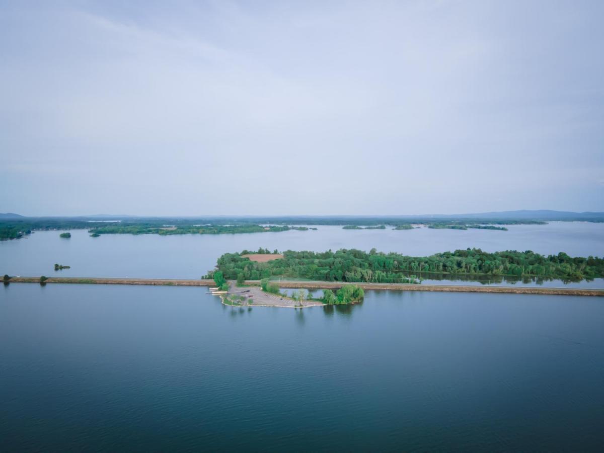 Weiss Lake Lodge Centre Ngoại thất bức ảnh
